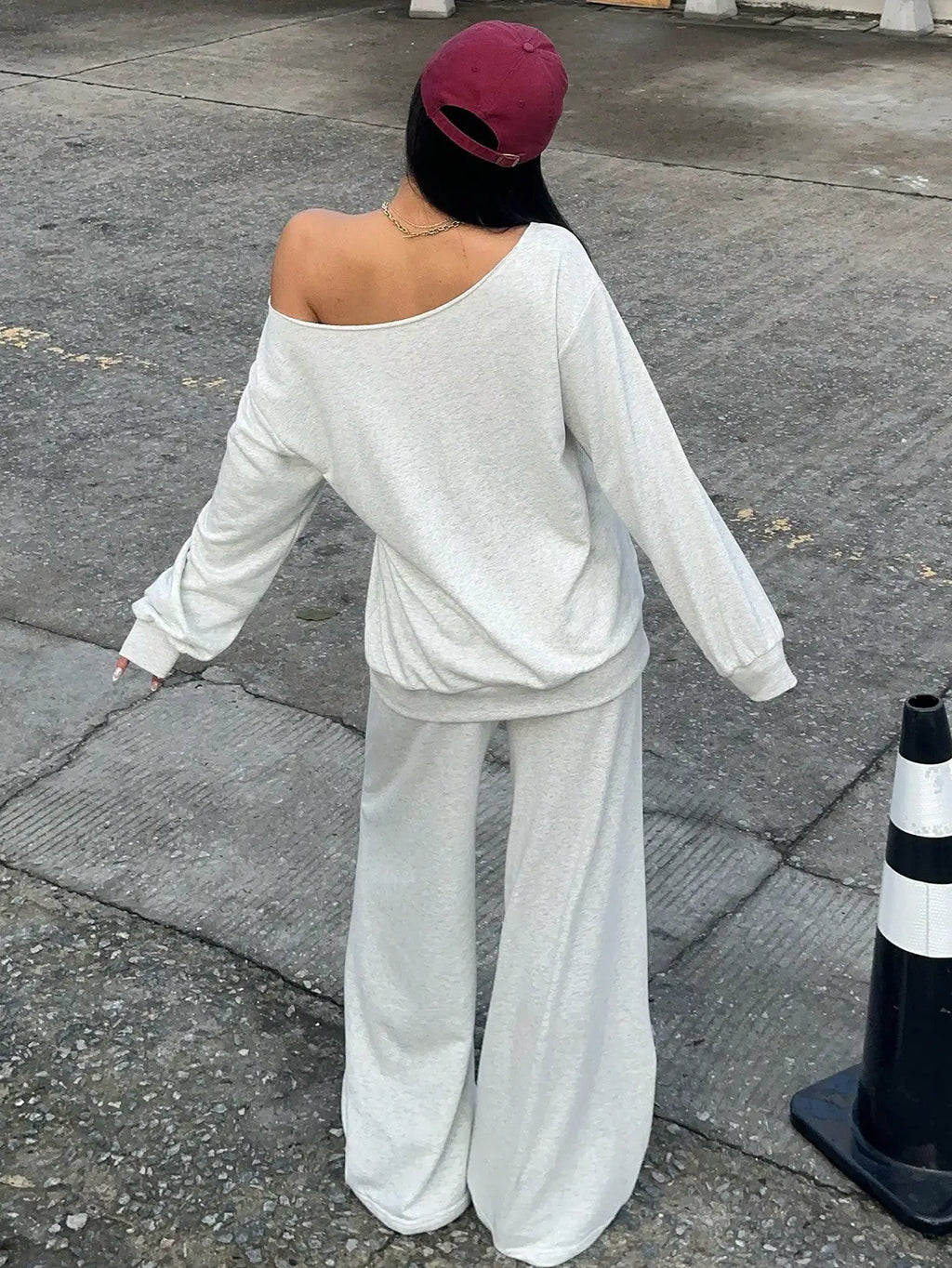 Women's Off-Shoulder Asymmetrical Sweatshirt & Wide-Leg Sweatpants Set - Light Gray Casual Matching Outfit